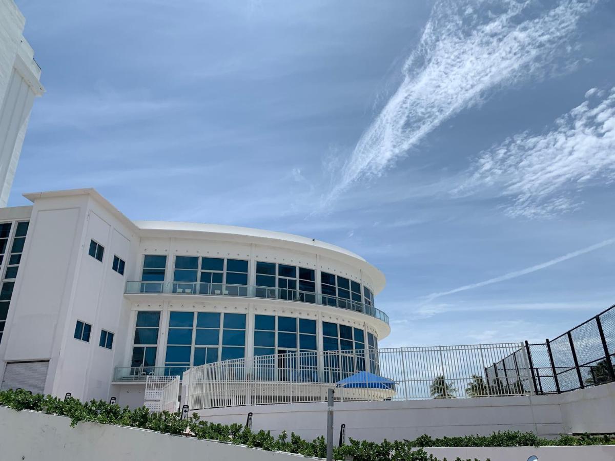 Castle Beach Studios By Vacation Media Miami Beach Bagian luar foto